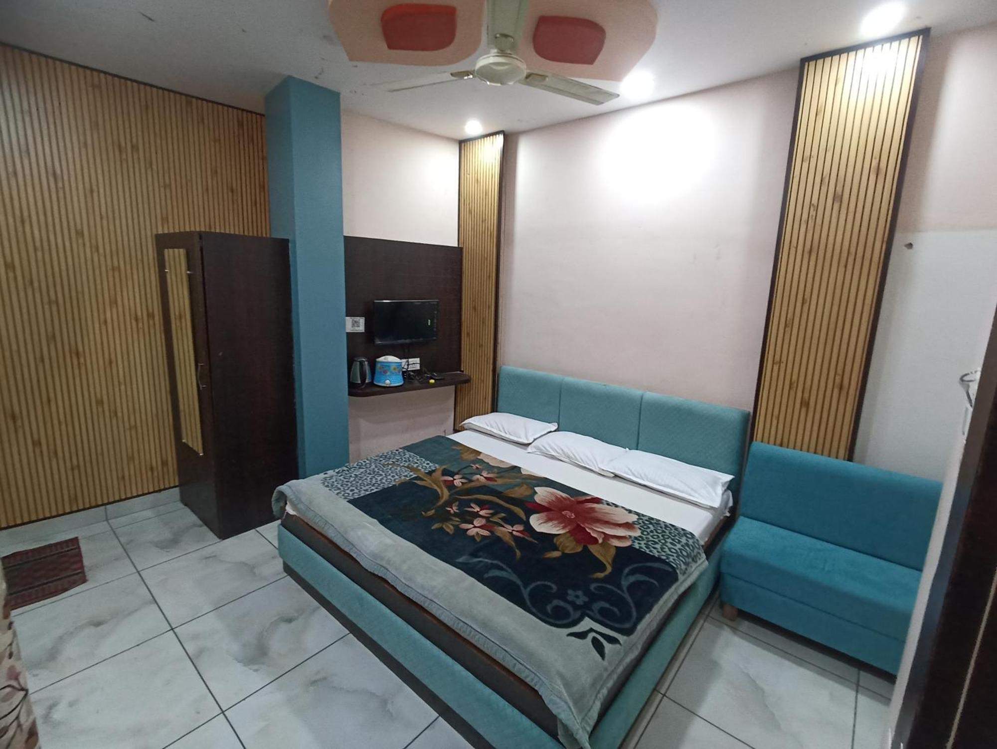 Hotel Shree Krishna Palace ウッジャイン エクステリア 写真